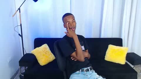 Snapshot of gusy_18 chatting on January 15, 8:34 pm Gusty online show from January 15, 8:34 pm