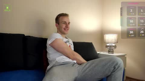 Snapshot of guy_charming chatting on February 13, 6:42 am Buddy online show from February 13, 6:42 am