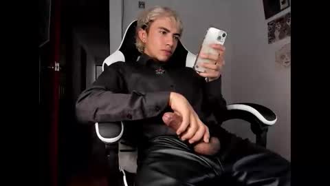 guynextdoor__ online show from September 29, 7:08 pm