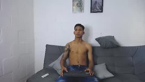 Snapshot of guys_black_hot chatting on July 14, 7:19 pm BLACK HOT online show from July 14, 7:19 pm
