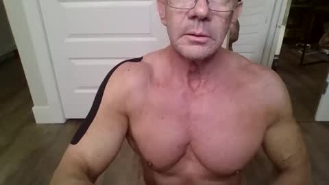 Snapshot of guysuper chatting on March 24, 11:43 pm Guy Spartan online show from March 24, 11:43 pm