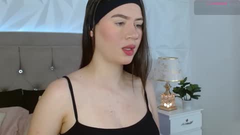 Snapshot of gwen_drew chatting on October 21, 12:50 pm Gwen Drew online show from October 21, 12:50 pm