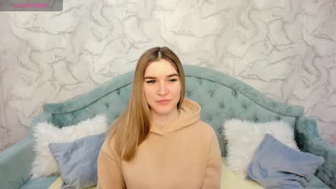 Snapshot of gwensmitt chatting on May 22, 12:07 am gwensmitt online show from May 22, 12:07 am