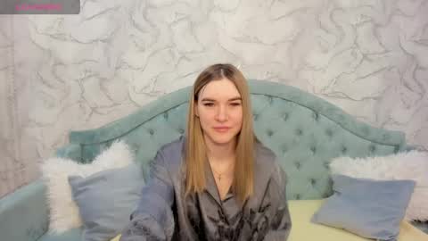 Snapshot of gwensmitt chatting on May 22, 11:43 pm gwensmitt online show from May 22, 11:43 pm