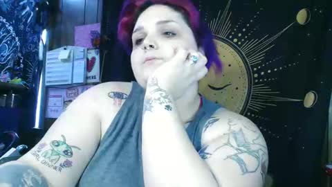 Snapshot of gxddess_fe chatting on February 8, 1:14 pm Goddess Fe online show from February 8, 1:14 pm