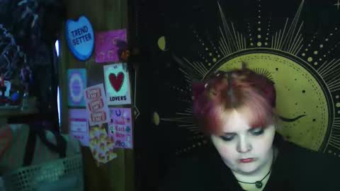 Snapshot of gxddess_fe chatting on April 4, 10:18 pm Goddess Fe online show from April 4, 10:18 pm