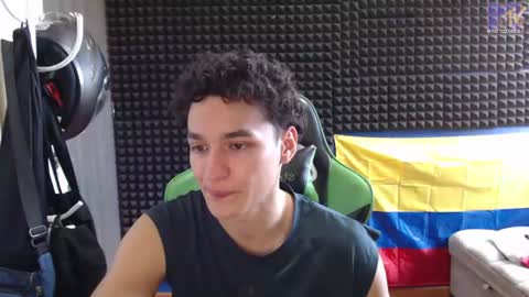 Snapshot of gymbro42 chatting on June 27, 7:08 pm Gymbro42 online show from June 27, 7:08 pm