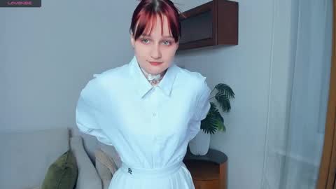 Kelly  Lilly online show from November 19, 6:52 pm