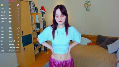 Kelly  Lilly online show from March 8, 7:17 pm