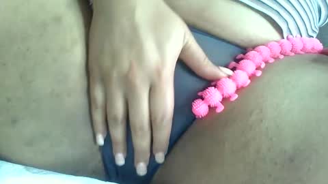 h0n3yb333 online show from October 9, 8:18 pm