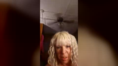 Snapshot of h0tme55 chatting on July 19, 3:10 am h0tme55 online show from July 19, 3:10 am