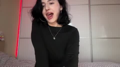 Snapshot of h3l9a_pataki chatting on June 16, 3:36 pm Helga online show from June 16, 3:36 pm