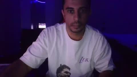 Snapshot of habibi_d chatting on October 22, 1:39 am habibi_d online show from October 22, 1:39 am