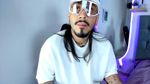 hache222 online show from February 14, 11:31 pm