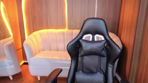 Snapshot of hadda_crazy_b chatting on February 20, 6:26 am hadda_crazy_b online show from February 20, 6:26 am