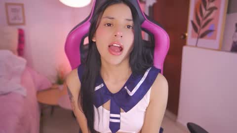 Snapshot of hade_collinss chatting on October 23, 6:39 pm Hade online show from October 23, 6:39 pm