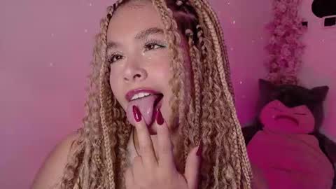 Haely online show from July 8, 1:43 am