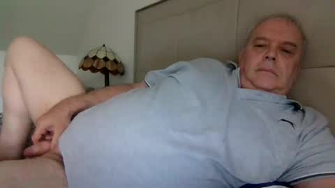 Snapshot of haggisstop chatting on July 19, 6:44 pm haggisstop online show from July 19, 6:44 pm