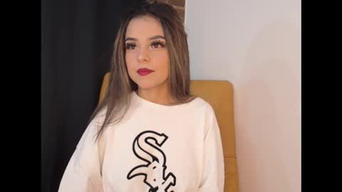 Snapshot of hailey_bri chatting on November 7, 3:56 pm hailey_bri online show from November 7, 3:56 pm