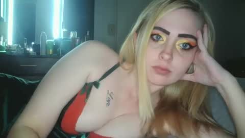 Hailey and d online show from December 22, 5:12 am