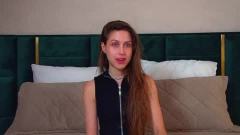 Hailey online show from August 2, 6:12 am