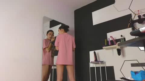 haileycat_ online show from January 17, 11:29 pm