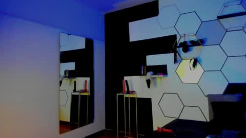 haileycat_ online show from January 20, 4:10 am