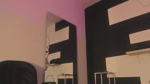 haileycat_ online show from January 22, 1:10 am