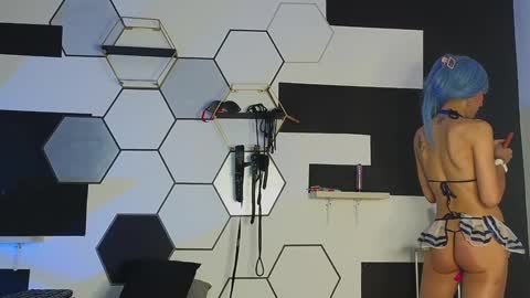 haileycat_ online show from January 26, 8:25 am