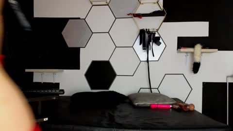 haileycat_ online show from February 14, 4:15 am