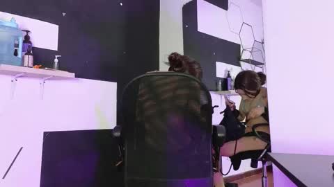 haileycat_ online show from October 13, 2:33 am