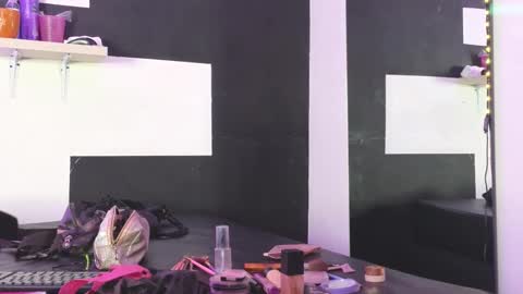 haileycat_ online show from November 5, 2:33 am