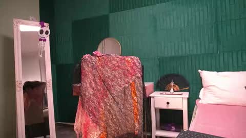 Hailey online show from October 30, 4:14 am