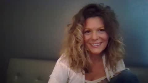 Hailey online show from November 27, 6:21 pm