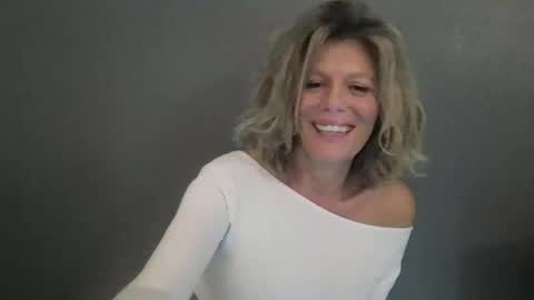 Hailey online show from April 22, 6:42 pm