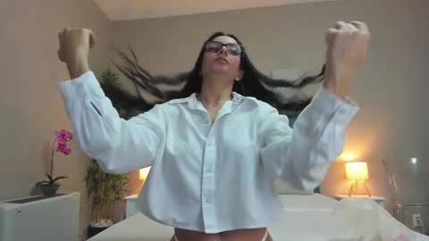 Hailey online show from October 10, 5:39 am