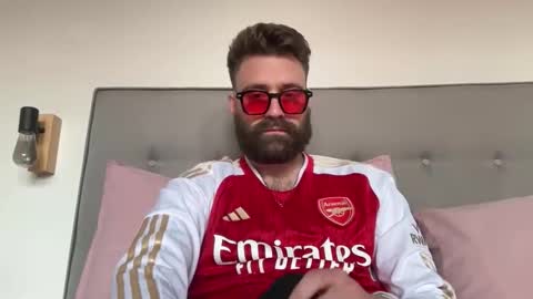 hairy_andhung online show from April 9, 1:05 pm