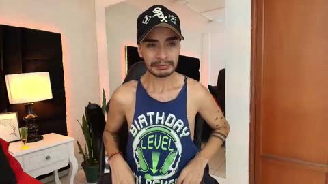 Snapshot of hairy_diamond chatting on September 14, 6:34 am H A I R Y D I A M O N D online show from September 14, 6:34 am