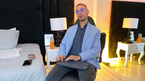Snapshot of hairy_diamond chatting on September 21, 3:41 am H A I R Y D I A M O N D online show from September 21, 3:41 am