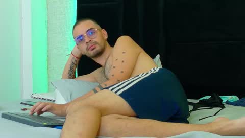 Snapshot of hairy_diamond chatting on September 22, 3:36 pm H A I R Y D I A M O N D online show from September 22, 3:36 pm