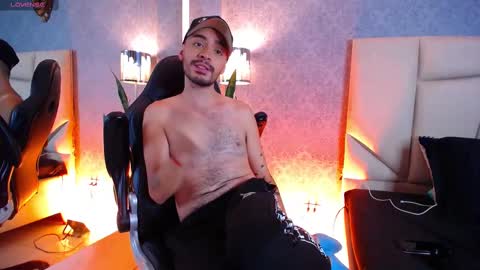 Snapshot of hairy_diamond chatting on September 28, 12:49 am H A I R Y D I A M O N D online show from September 28, 12:49 am