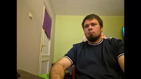 Snapshot of hairy_guy007 chatting on December 1, 9:48 pm hairy_guy007 online show from December 1, 9:48 pm