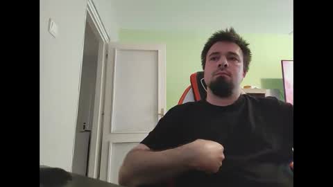 Snapshot of hairy_guy007 chatting on February 8, 1:33 pm hairy_guy007 online show from February 8, 1:33 pm