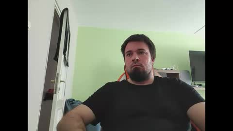 Snapshot of hairy_guy007 chatting on March 1, 12:23 pm hairy_guy007 online show from March 1, 12:23 pm