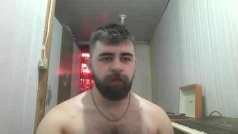 Snapshot of hairy_man_69_ chatting on December 16, 8:14 pm horny online show from December 16, 8:14 pm