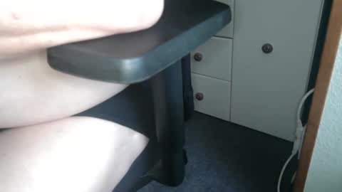 hairyarmpit_lover_1970 online show from March 3, 11:22 am