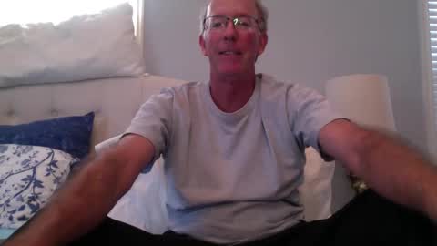 Snapshot of hairybater26 chatting on October 21, 11:38 pm Harry online show from October 21, 11:38 pm