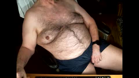 Snapshot of hairybear813 chatting on December 1, 3:44 am hairybear813 online show from December 1, 3:44 am