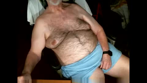hairybear813 online show from March 18, 9:40 pm