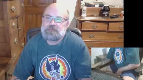 HairyDaddyBear69 online show from November 19, 10:54 pm